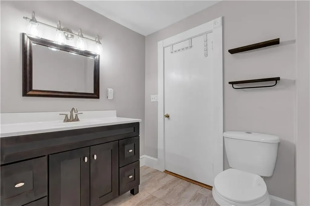 2489 Pawtucket Avenue East Providence RI 02914