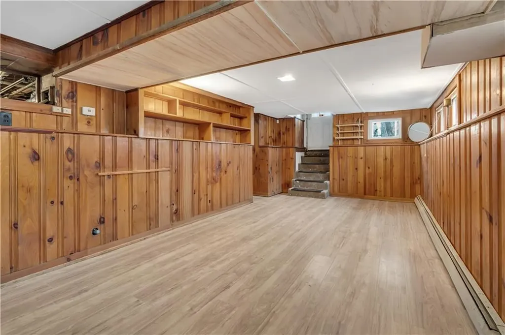 2489 Pawtucket Avenue East Providence RI 02914