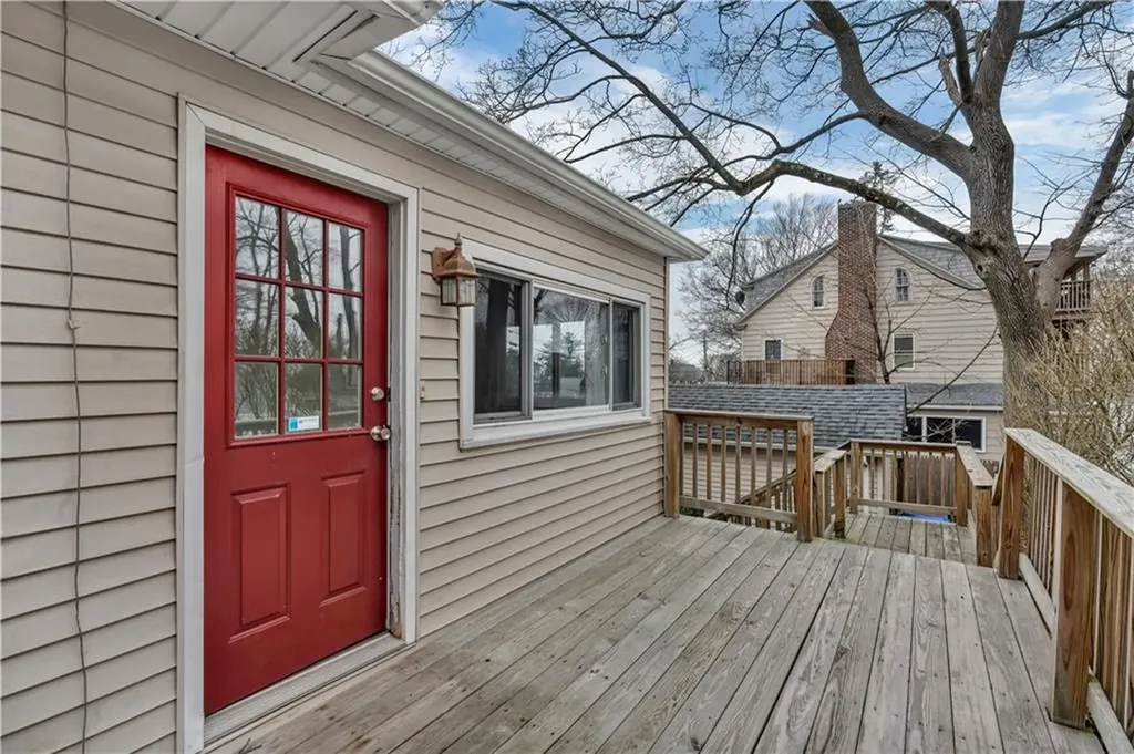 2489 Pawtucket Avenue East Providence RI 02914