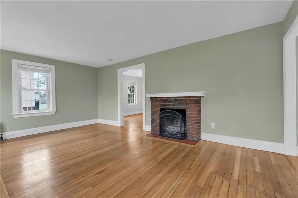 2489 Pawtucket Avenue East Providence RI 02914