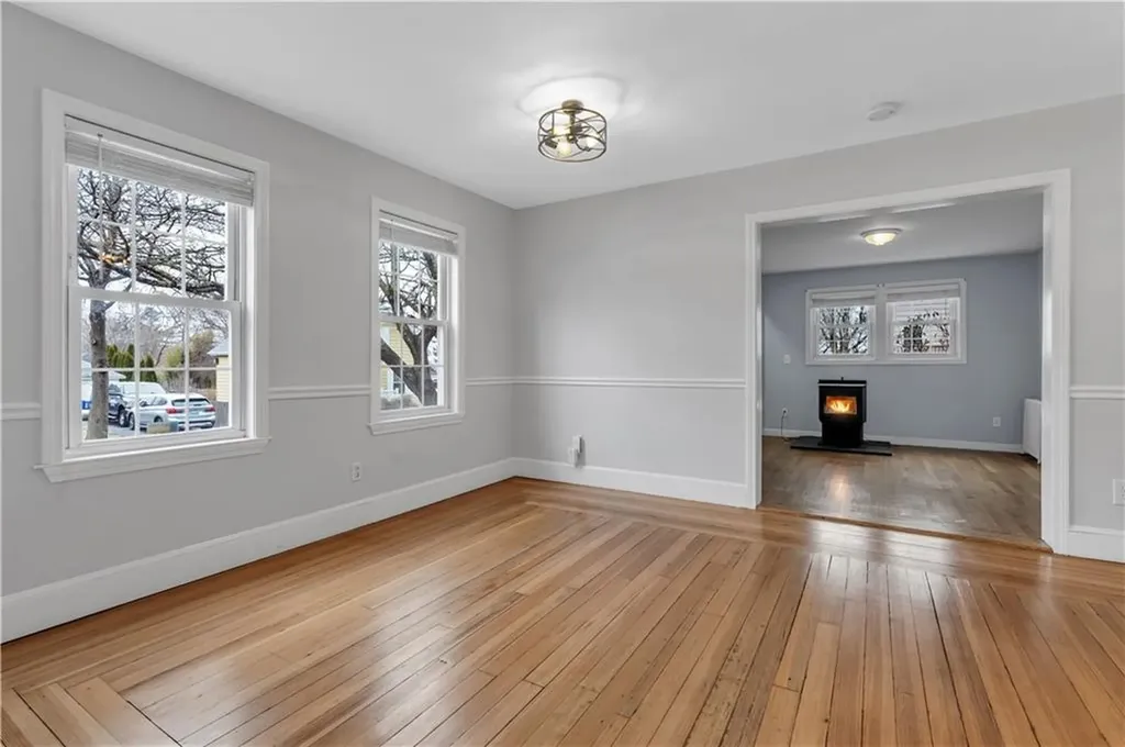 2489 Pawtucket Avenue East Providence RI 02914