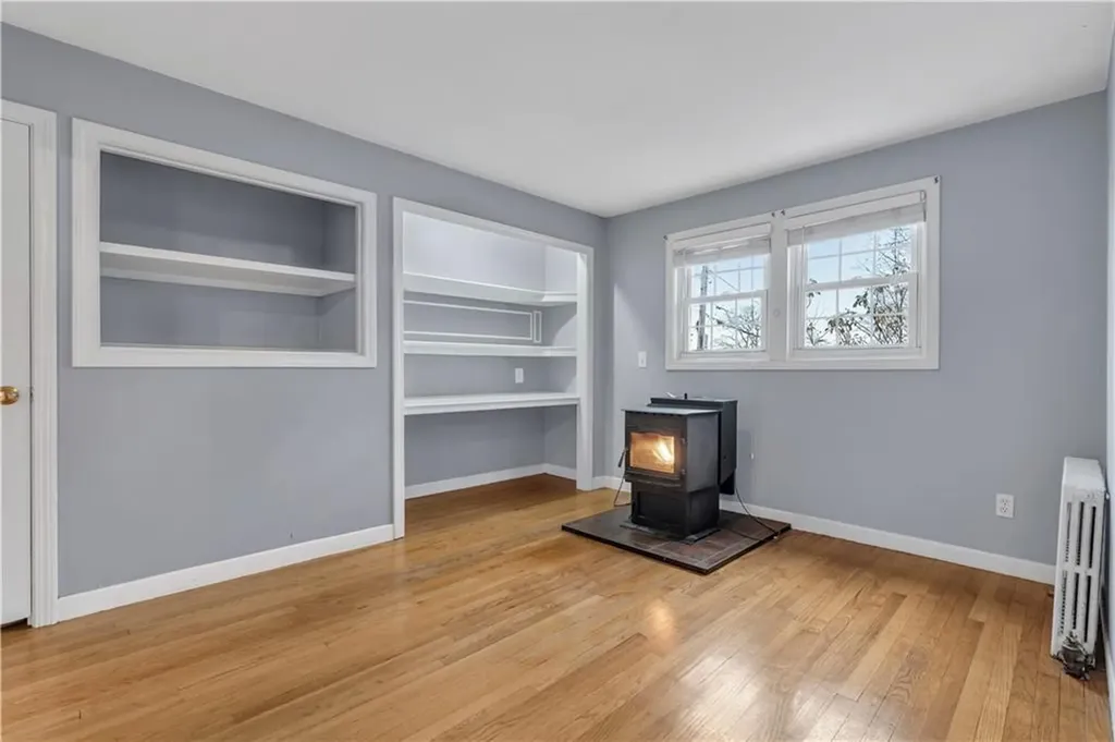 2489 Pawtucket Avenue East Providence RI 02914