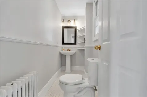 2489 Pawtucket Avenue East Providence RI 02914