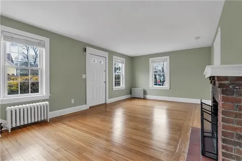 2489 Pawtucket Avenue East Providence RI 02914