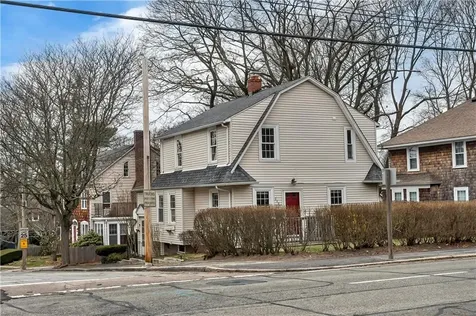 2489 Pawtucket Avenue East Providence RI 02914