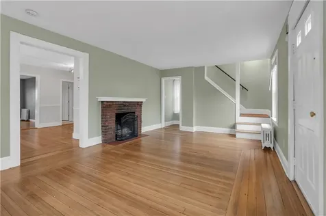 2489 Pawtucket Avenue East Providence RI 02914