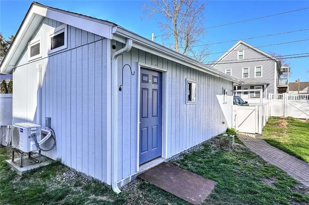 92 Water Street Warren RI 02885
