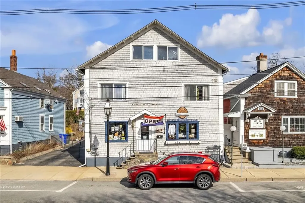 474 Thames Street Bristol RI 02809