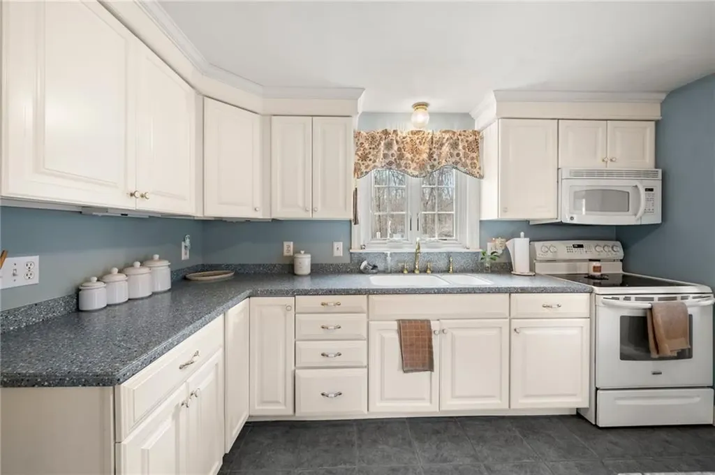 318 Centennial Street Burrillville RI 02859