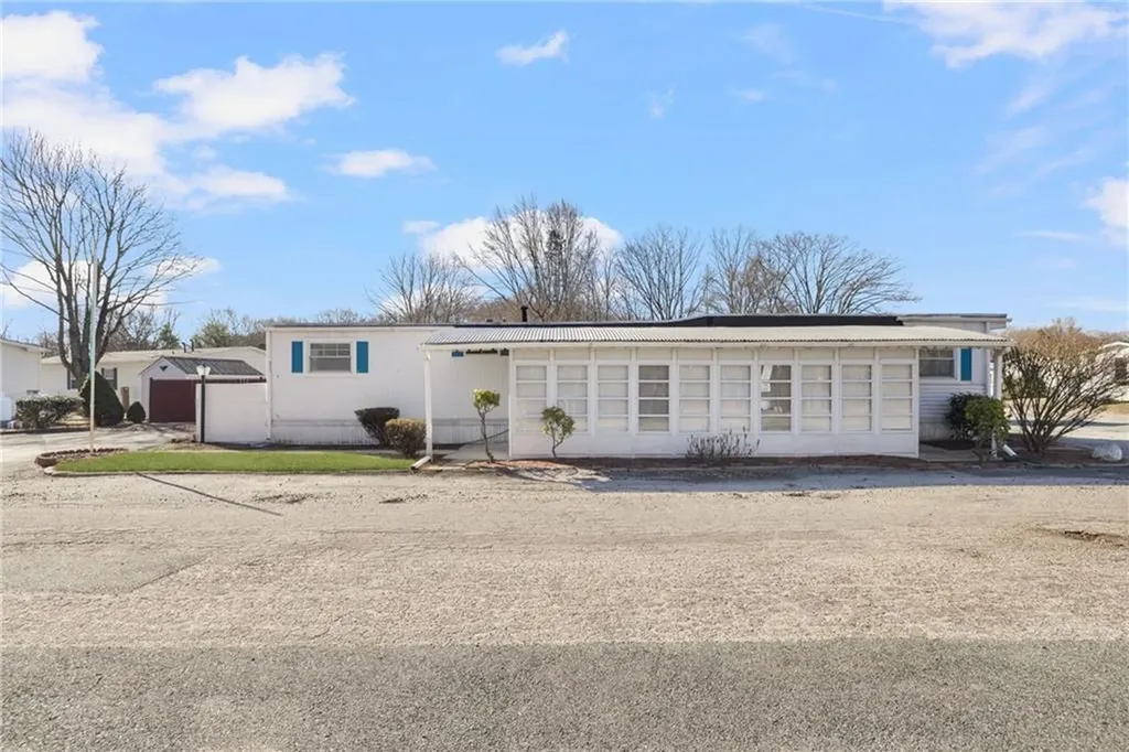 27 Woodward Road Lincoln RI 02865