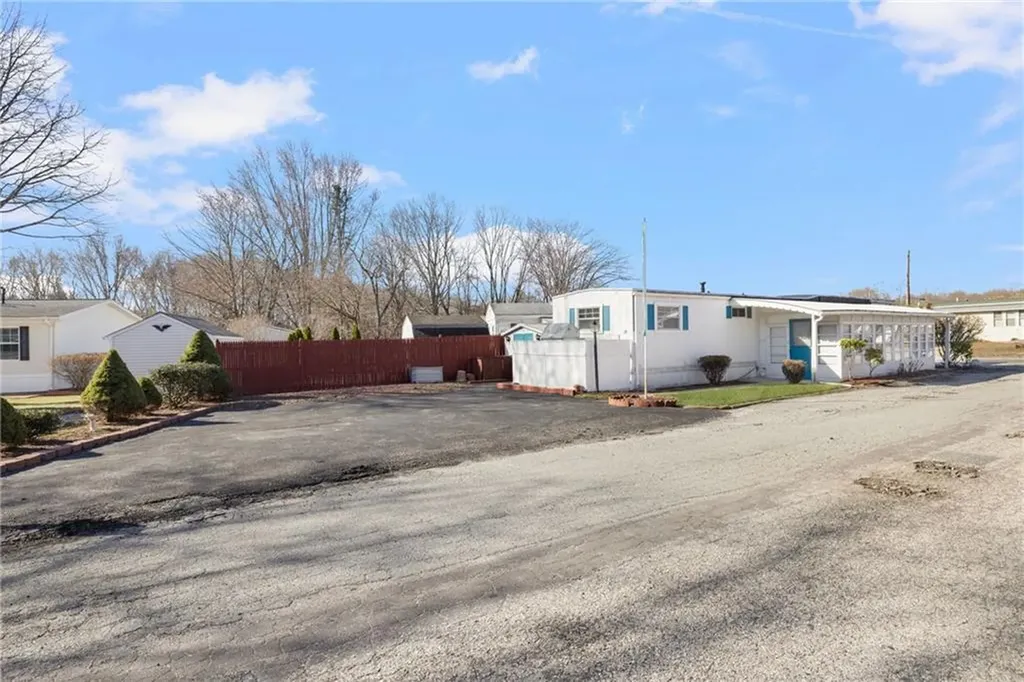 27 Woodward Road Lincoln RI 02865