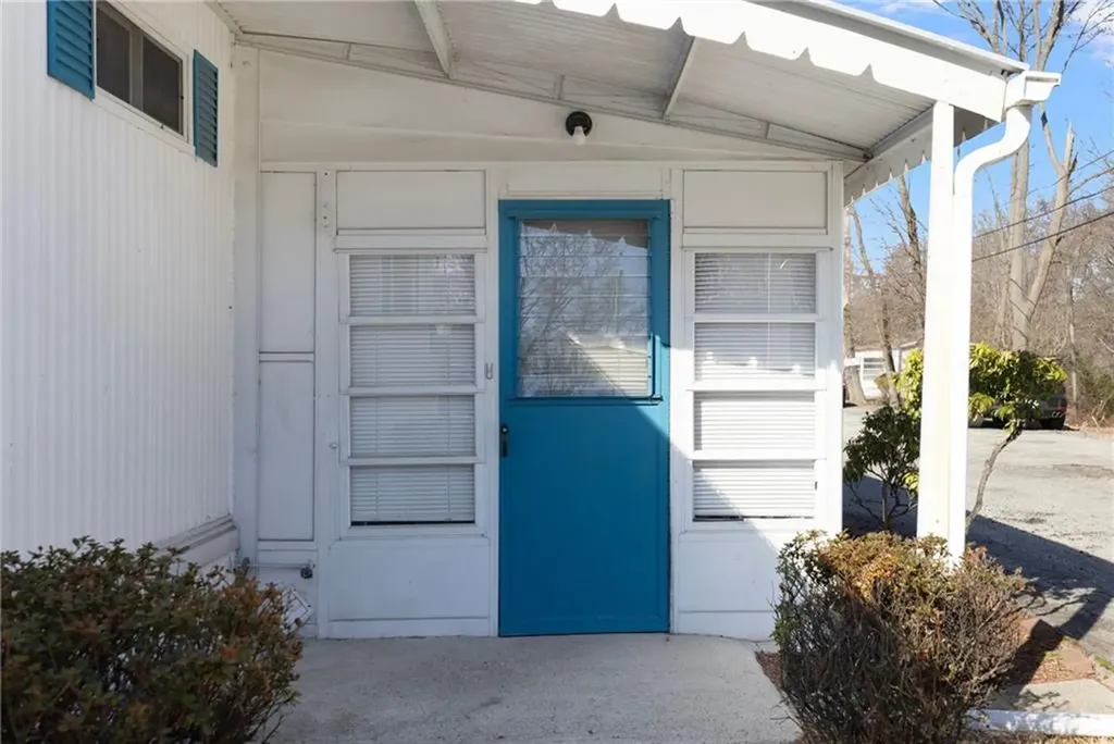 27 Woodward Road Lincoln RI 02865