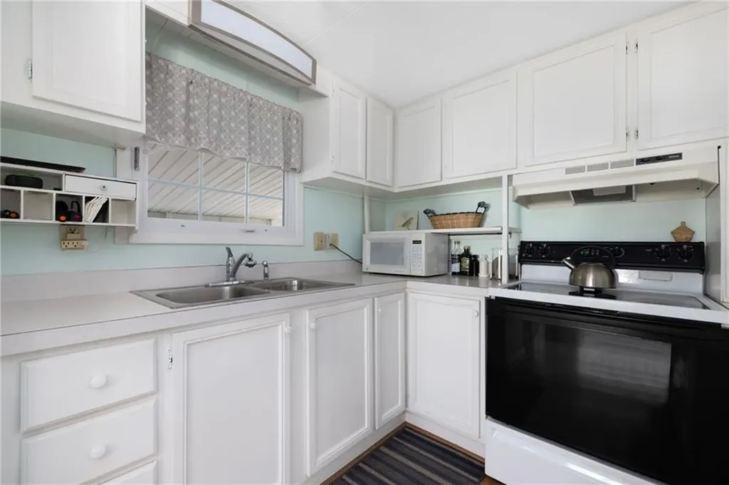 27 Woodward Road Lincoln RI 02865