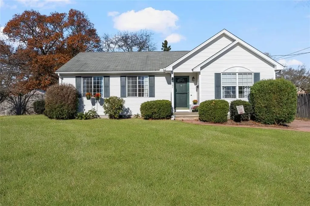 367 Asylum Road Warwick RI 02886