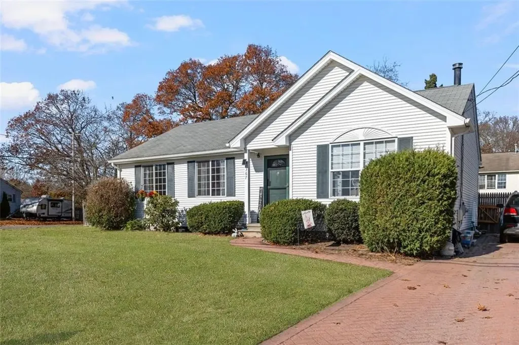 367 Asylum Road Warwick RI 02886