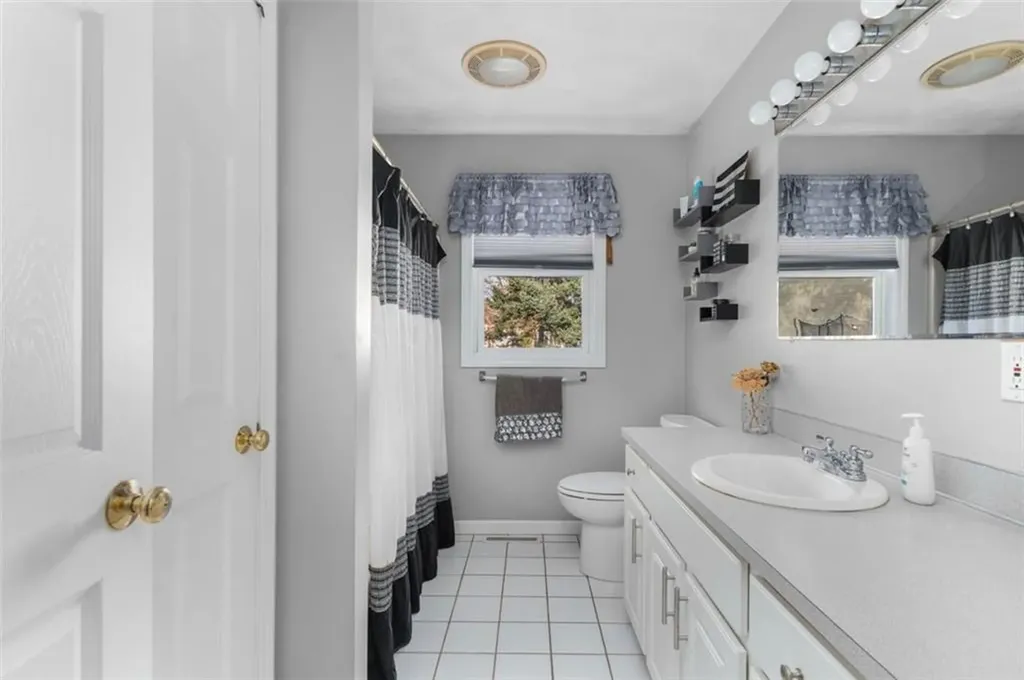 367 Asylum Road Warwick RI 02886