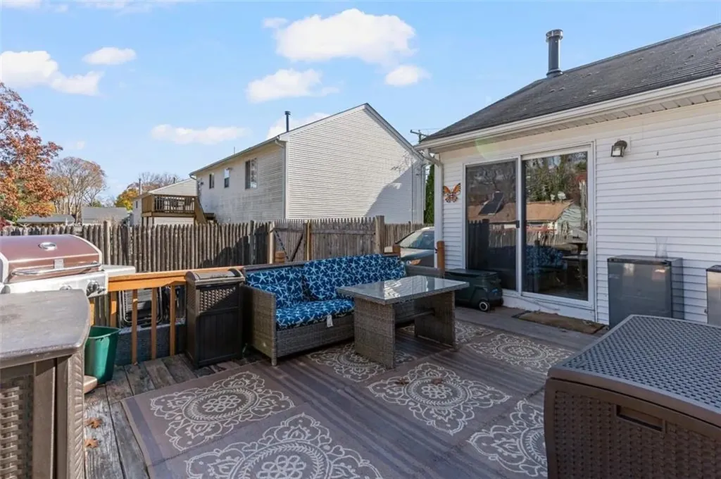 367 Asylum Road Warwick RI 02886