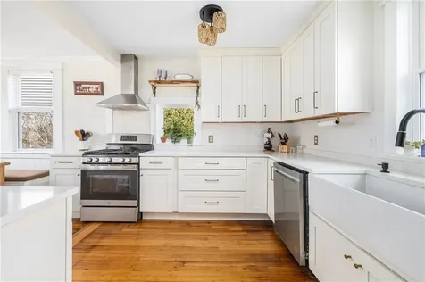 4588 Main Road Tiverton RI 02878