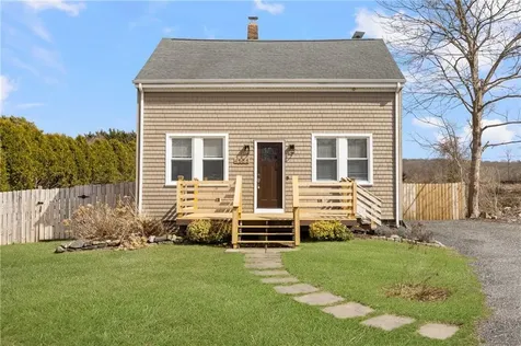 4588 Main Road Tiverton RI 02878