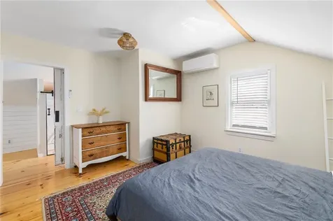 4588 Main Road Tiverton RI 02878