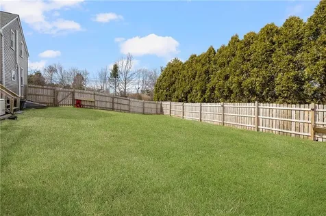 4588 Main Road Tiverton RI 02878