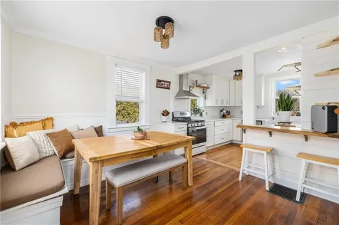 4588 Main Road Tiverton RI 02878