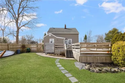 4588 Main Road Tiverton RI 02878