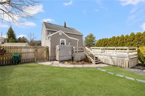 4588 Main Road Tiverton RI 02878