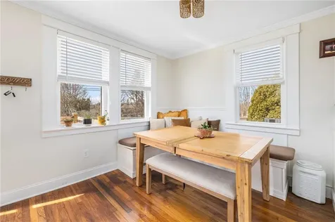 4588 Main Road Tiverton RI 02878