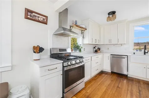 4588 Main Road Tiverton RI 02878