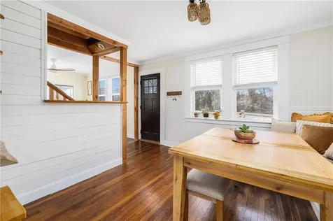 4588 Main Road Tiverton RI 02878