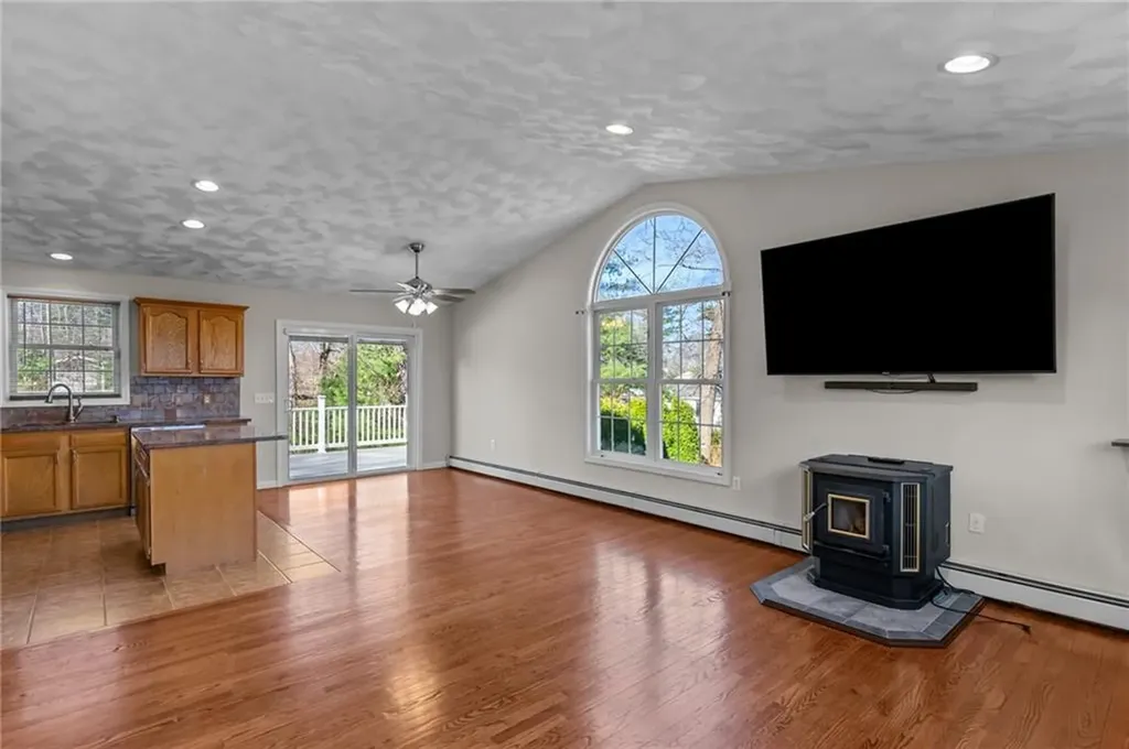 15 Dayton Avenue Johnston RI 02919