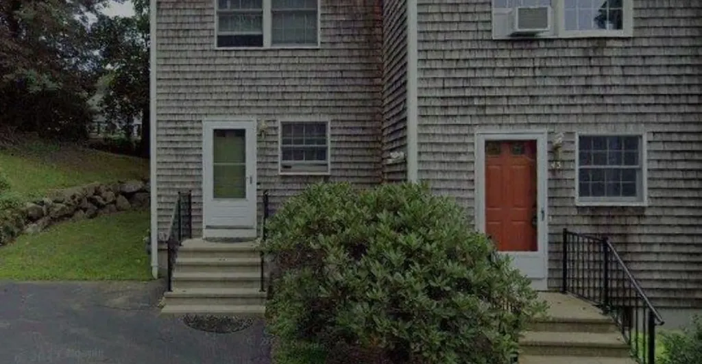 45 Sakonnet East Street Tiverton RI 02878