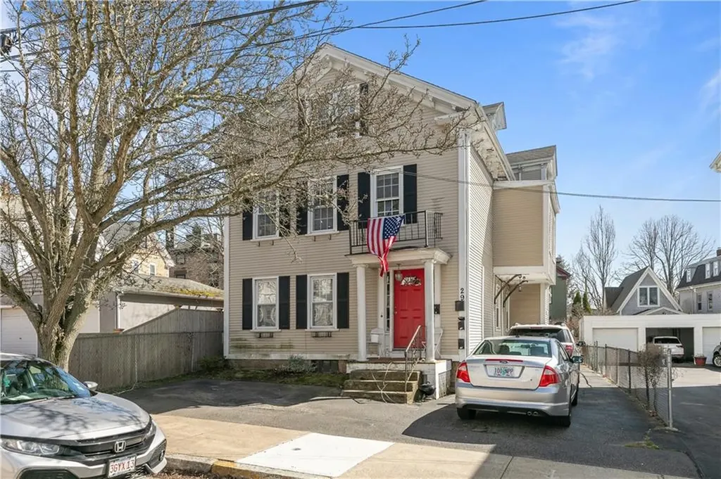 29 Dean Avenue Newport RI 02840