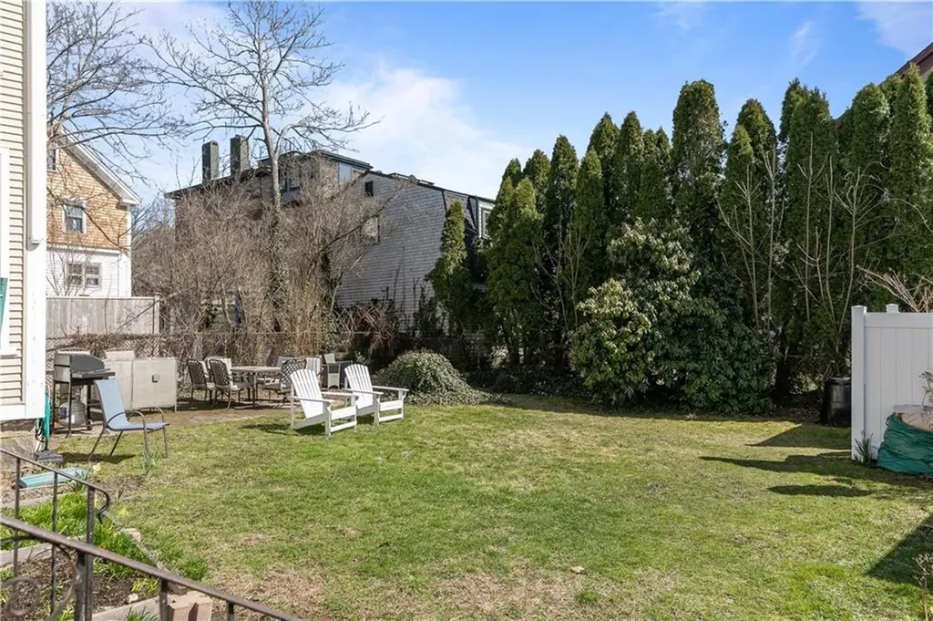 29 Dean Avenue Newport RI 02840