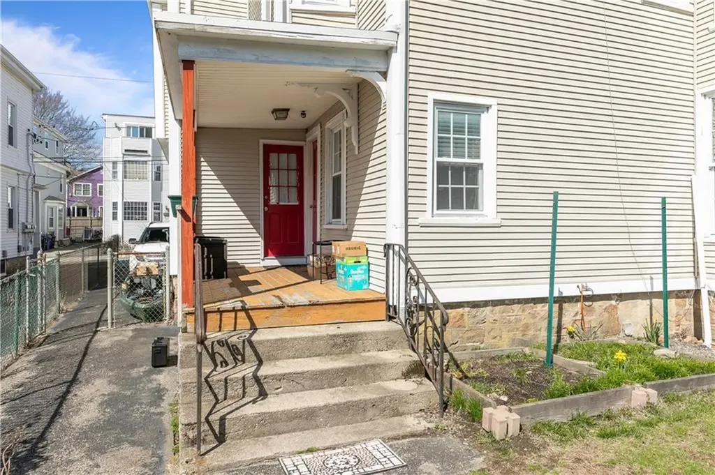 29 Dean Avenue Newport RI 02840