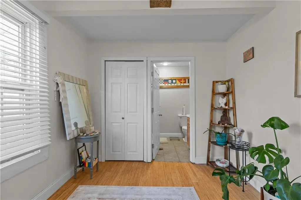 29 Dean Avenue Newport RI 02840