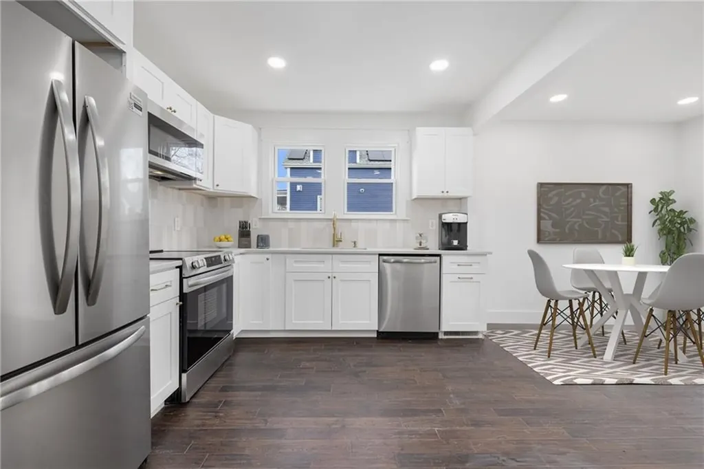 15 Sheffield Avenue Newport RI 02840
