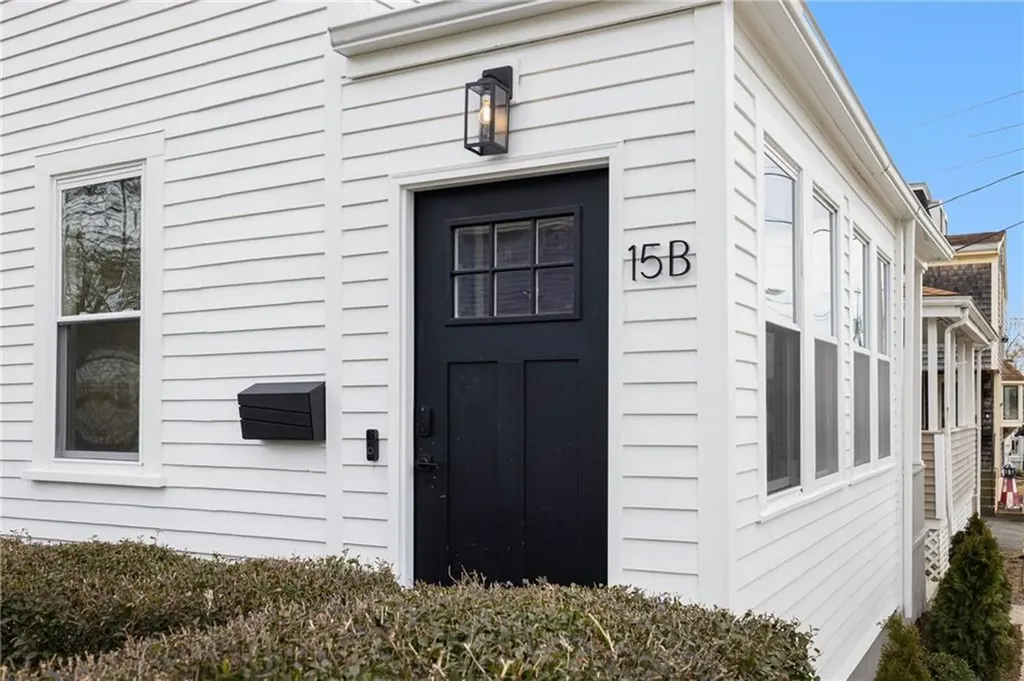 15 Sheffield Avenue Newport RI 02840