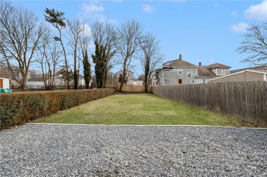 15 Sheffield Avenue Newport RI 02840
