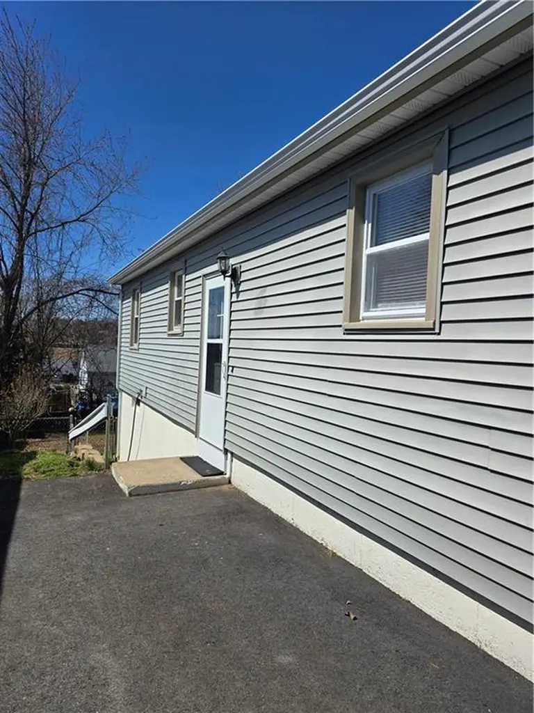 66 Sunset Avenue North Providence RI 02911