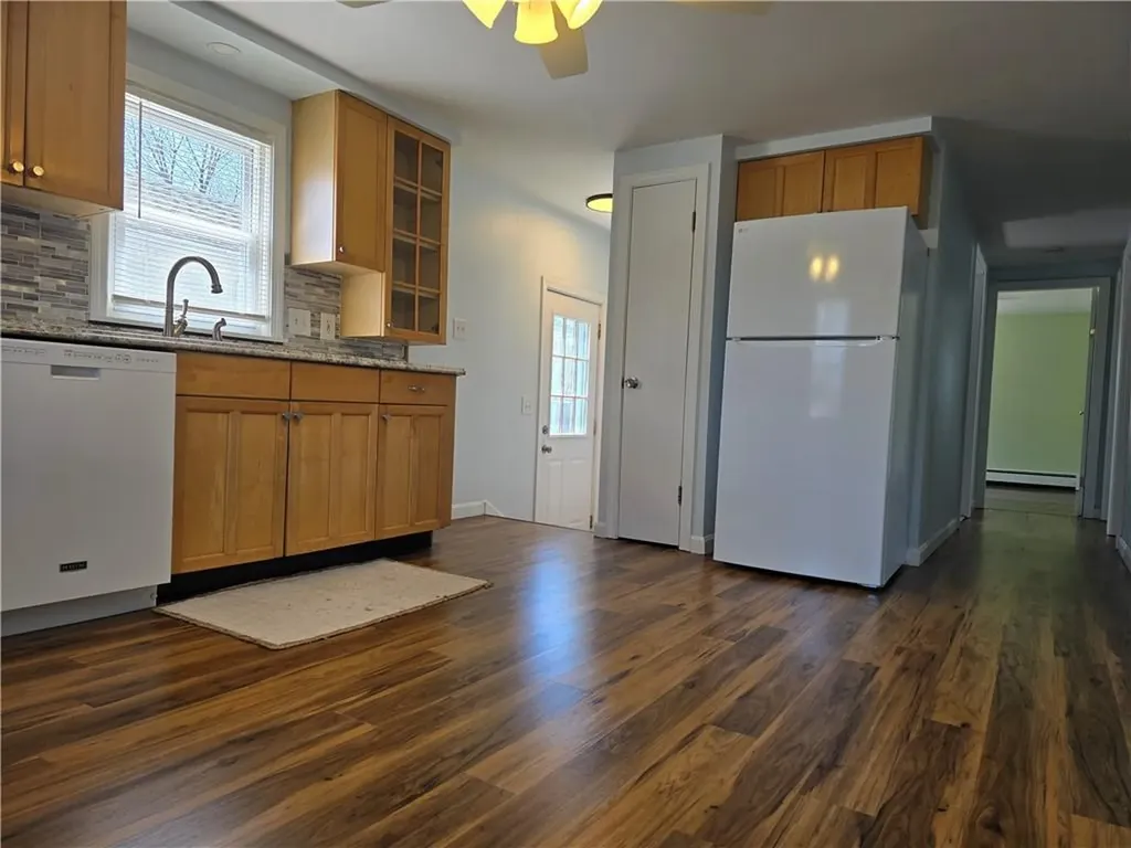 66 Sunset Avenue North Providence RI 02911