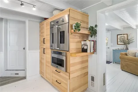 1597 Main Road Tiverton RI 02878