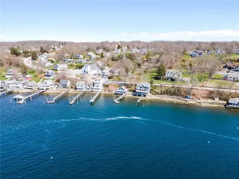 1597 Main Road Tiverton RI 02878