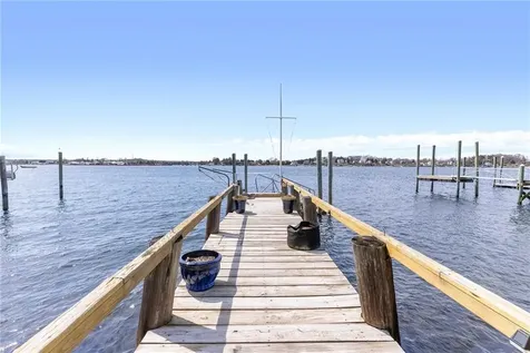 1597 Main Road Tiverton RI 02878