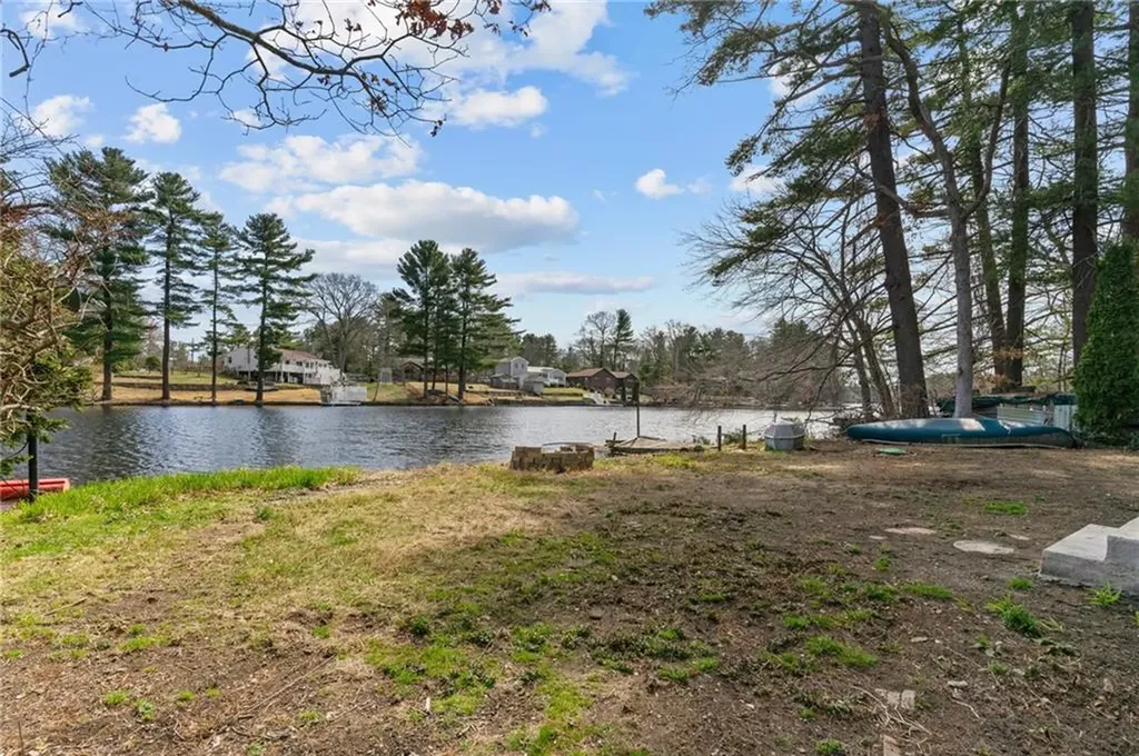 171 Lakehurst Drive Coventry RI 02816