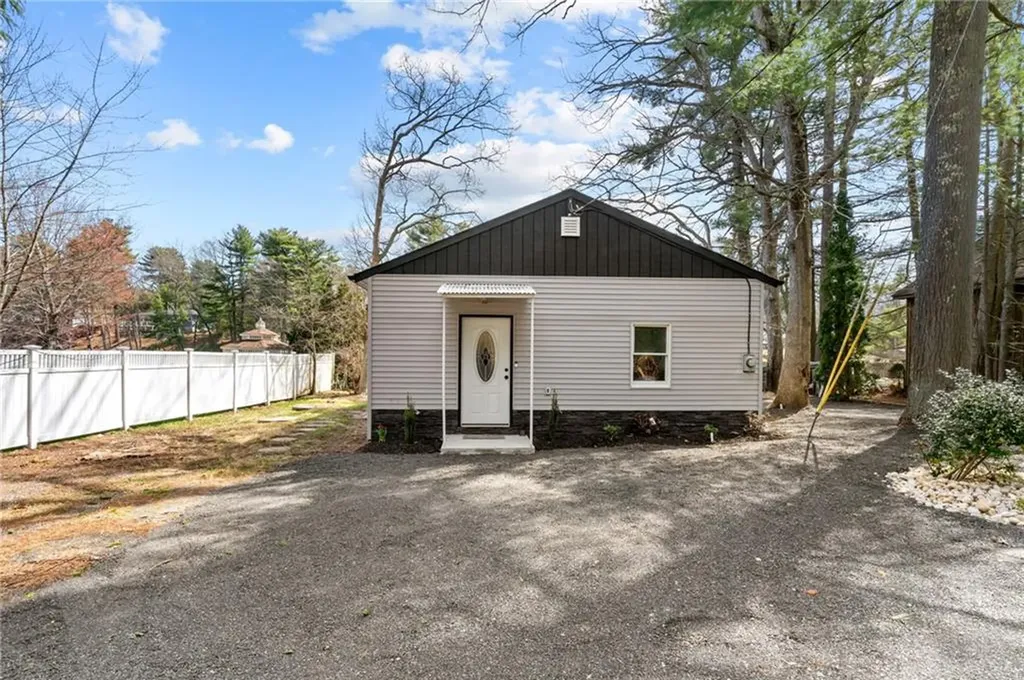 171 Lakehurst Drive Coventry RI 02816