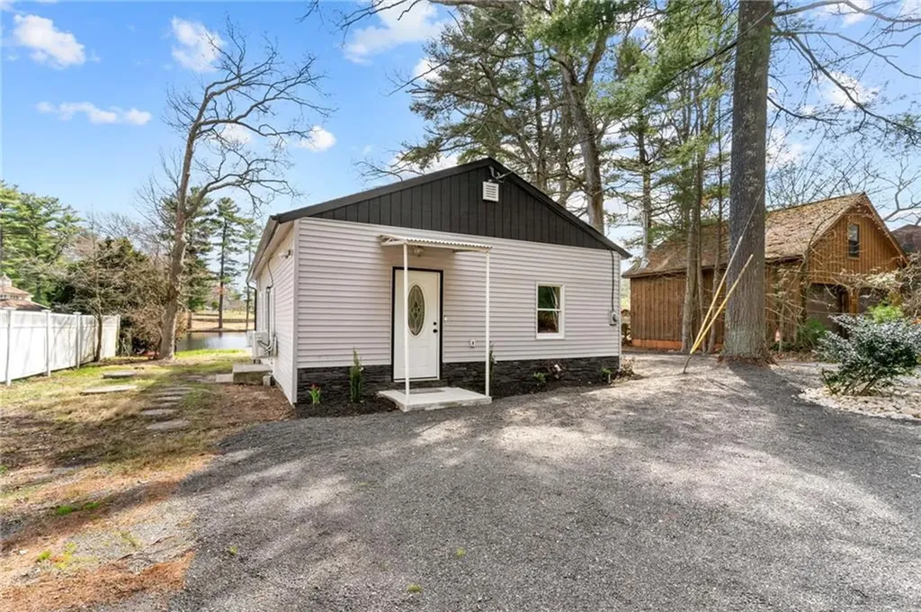 171 Lakehurst Drive Coventry RI 02816