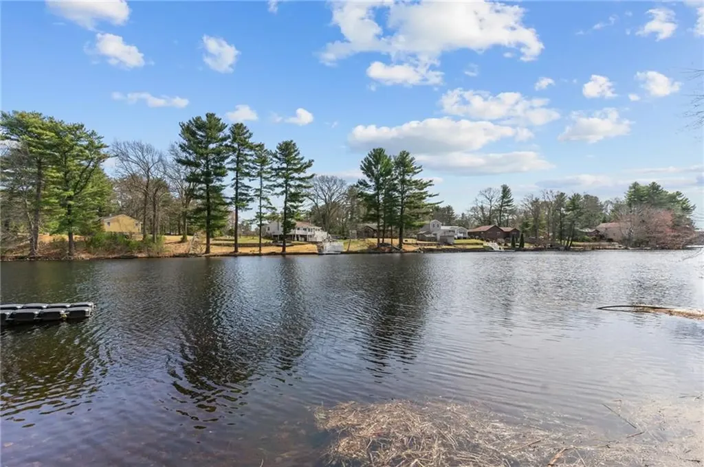 171 Lakehurst Drive Coventry RI 02816