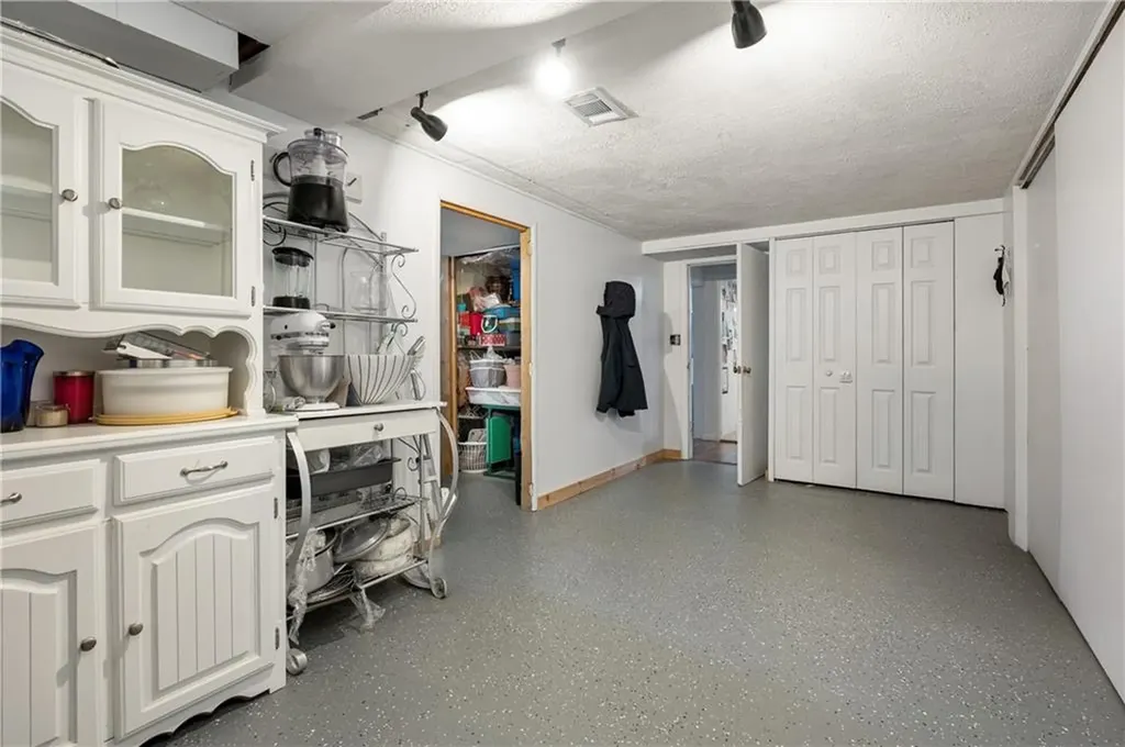 158 Hilton Road Warwick RI 02889